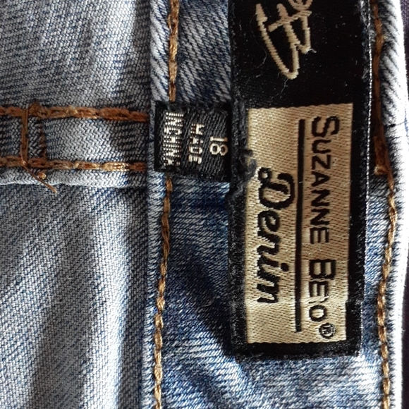 Suzanne Betro - Picture 7 of 7